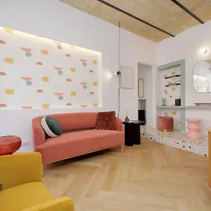 Ych-colorful And Classy Near Fori Imperiali Rome